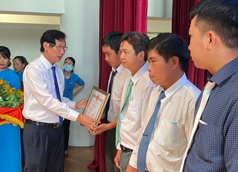 Trao-giai-thuong-TDT-22-7.jpg