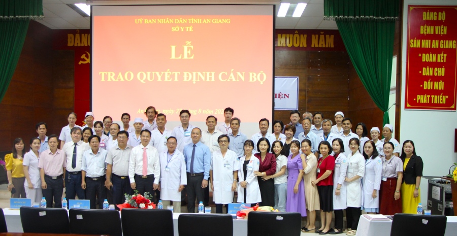 Trao-qd-bv-sannhi-5.jpg