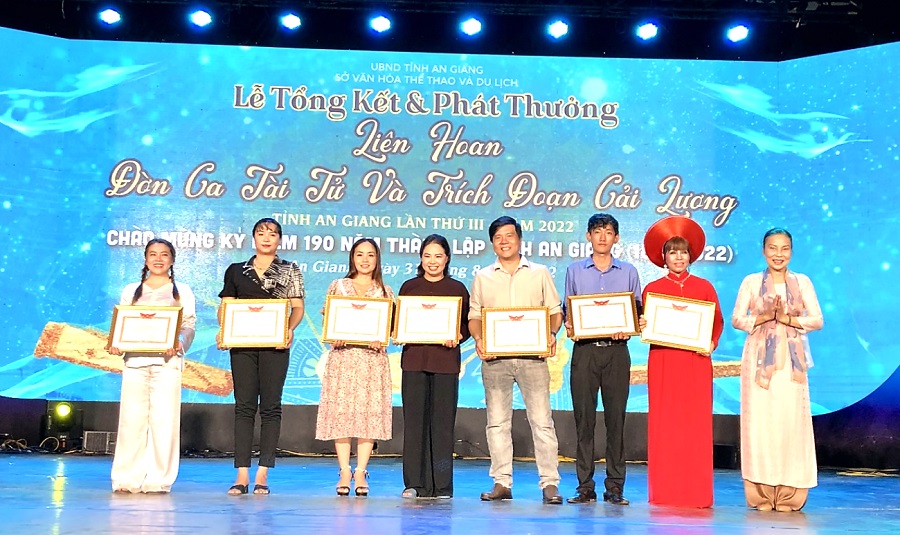 Traothuong-donca-taitu.jpg