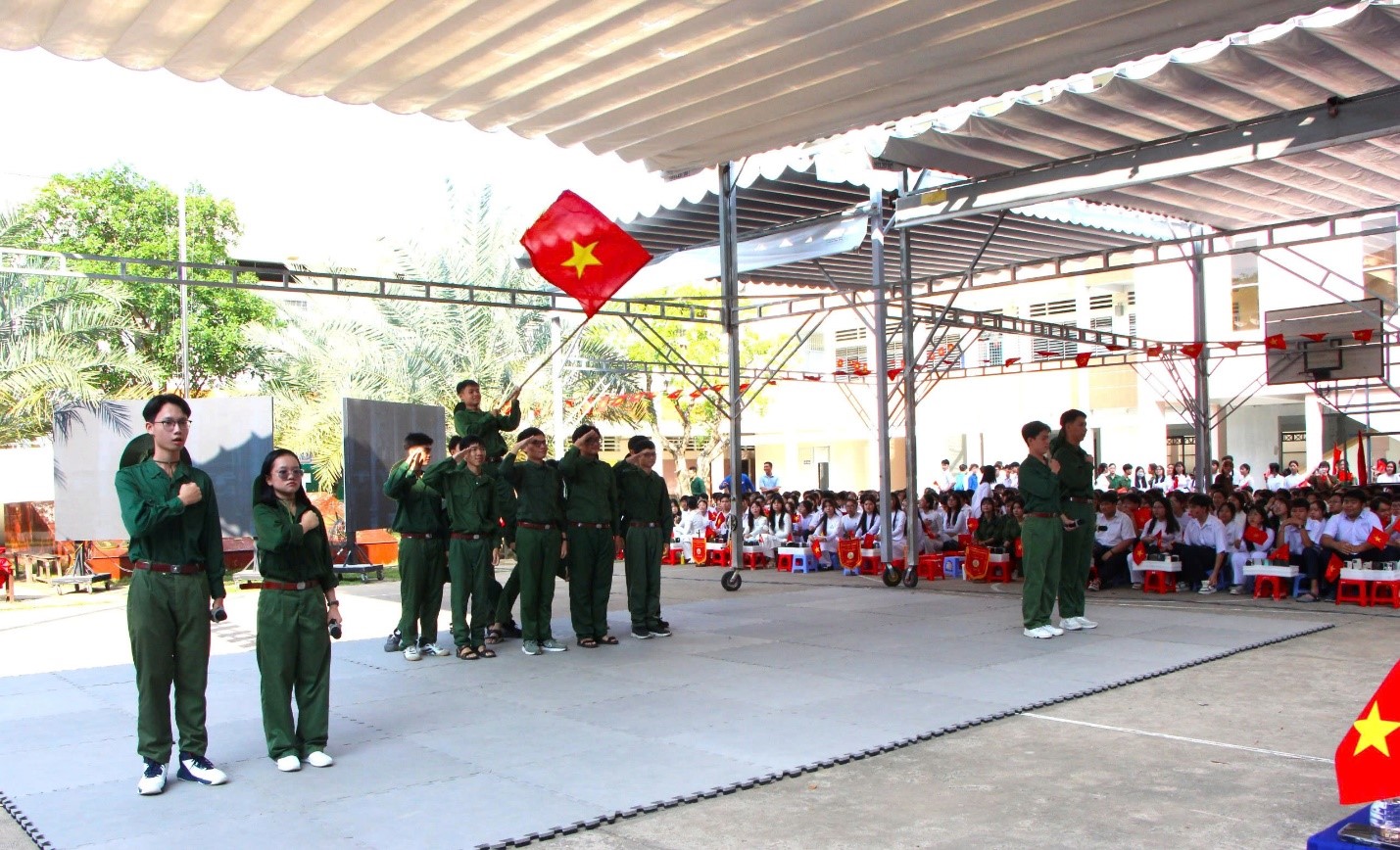 Trung-TNH-sinhhoa-3040-4.jpg