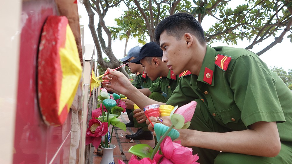 Tuoi-tre-cong-an-27-7-b.jpg