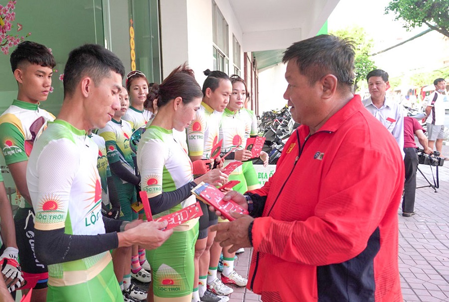 Xe-dap-xuatquan-2.jpg